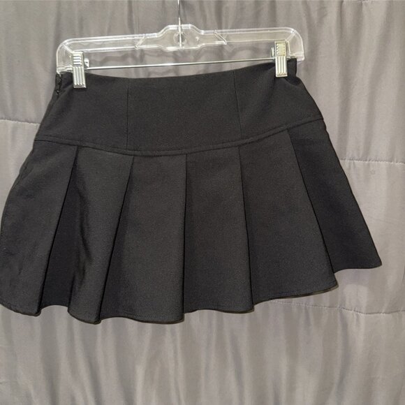 Forever 21 Black Skater Mini Skirt Womens Size SMALL Pleated Flared Solid - Picture 3 of 11